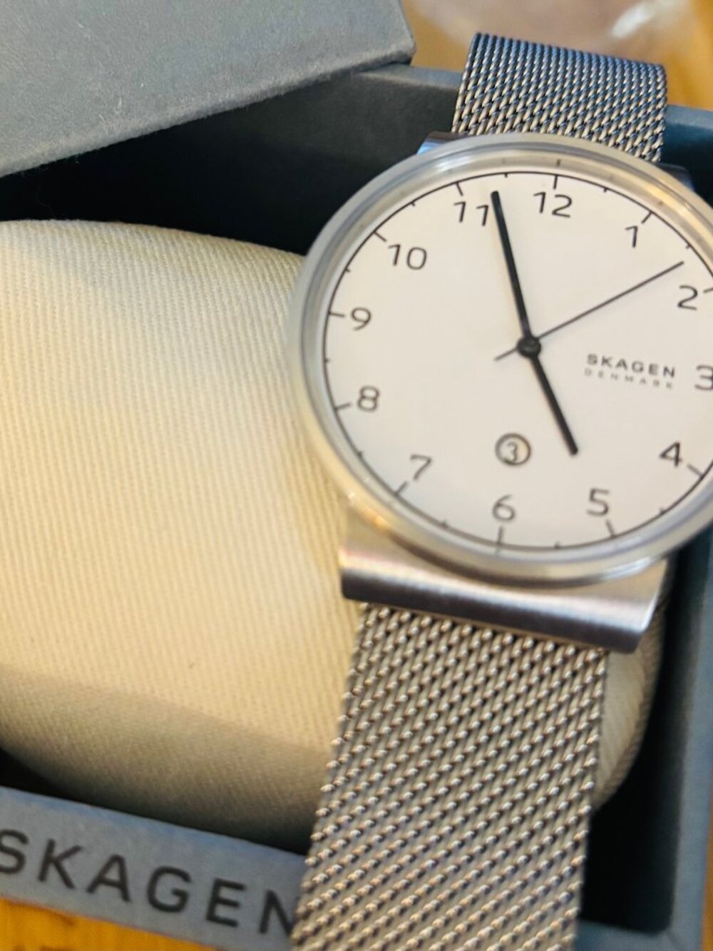NWT Skagen Ancher Watch steel mesh band with matte white dial